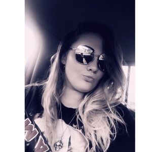 Meet your Posher, Jillian